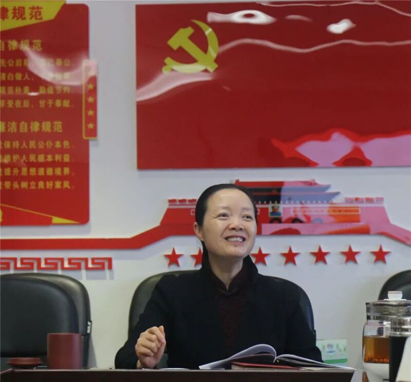 永州市妇联机关学习中国妇女十二大精神