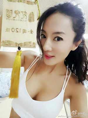 50岁健身奶奶 叶问 健身奶奶