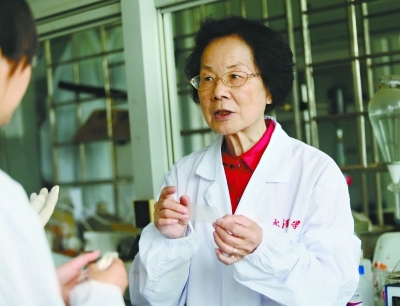 武汉大学唯一女院士 张俐娜