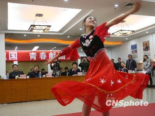 全国首次面试应征女兵：才艺气质&语言表达